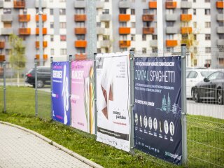 reklama na siatce parkingu EXPO.jpg