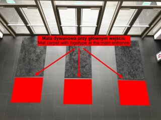 mata dywanowa przy wejściu głównym.jpg